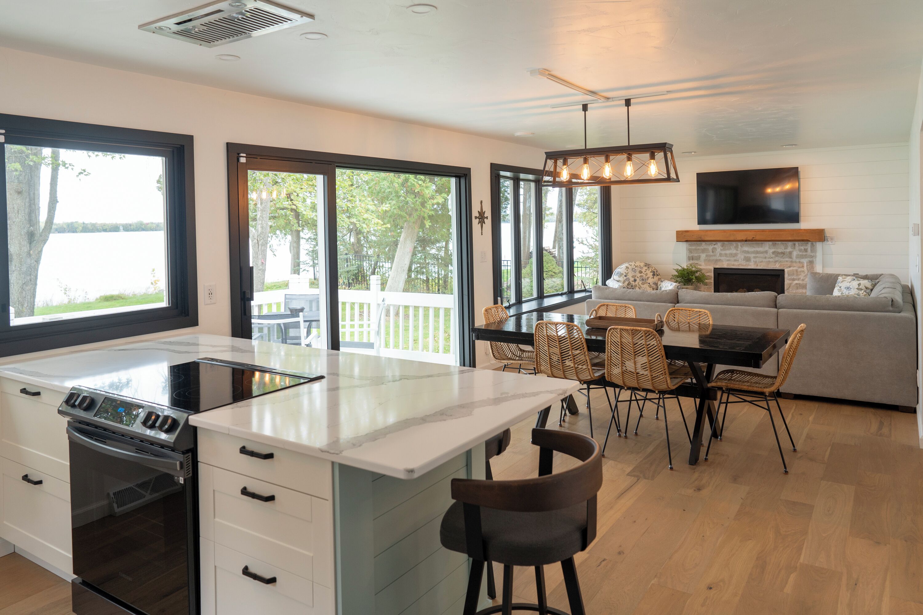 المنشأة من الداخل