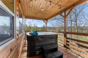 Terrace/patio - Pet-Friendly Peaceful Cabin Near River w/ Fire Pit + Hot Tub Sleeps 13 (Jasper)