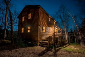 Exterior - Pet-Friendly Peaceful Cabin Near River w/ Fire Pit + Hot Tub Sleeps 13 (Jasper)