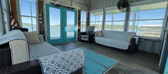 Lake Front Cabin with Private Dock!