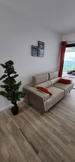 Living area - Suite Bonsai, Vue Mer, SPA (Le François)