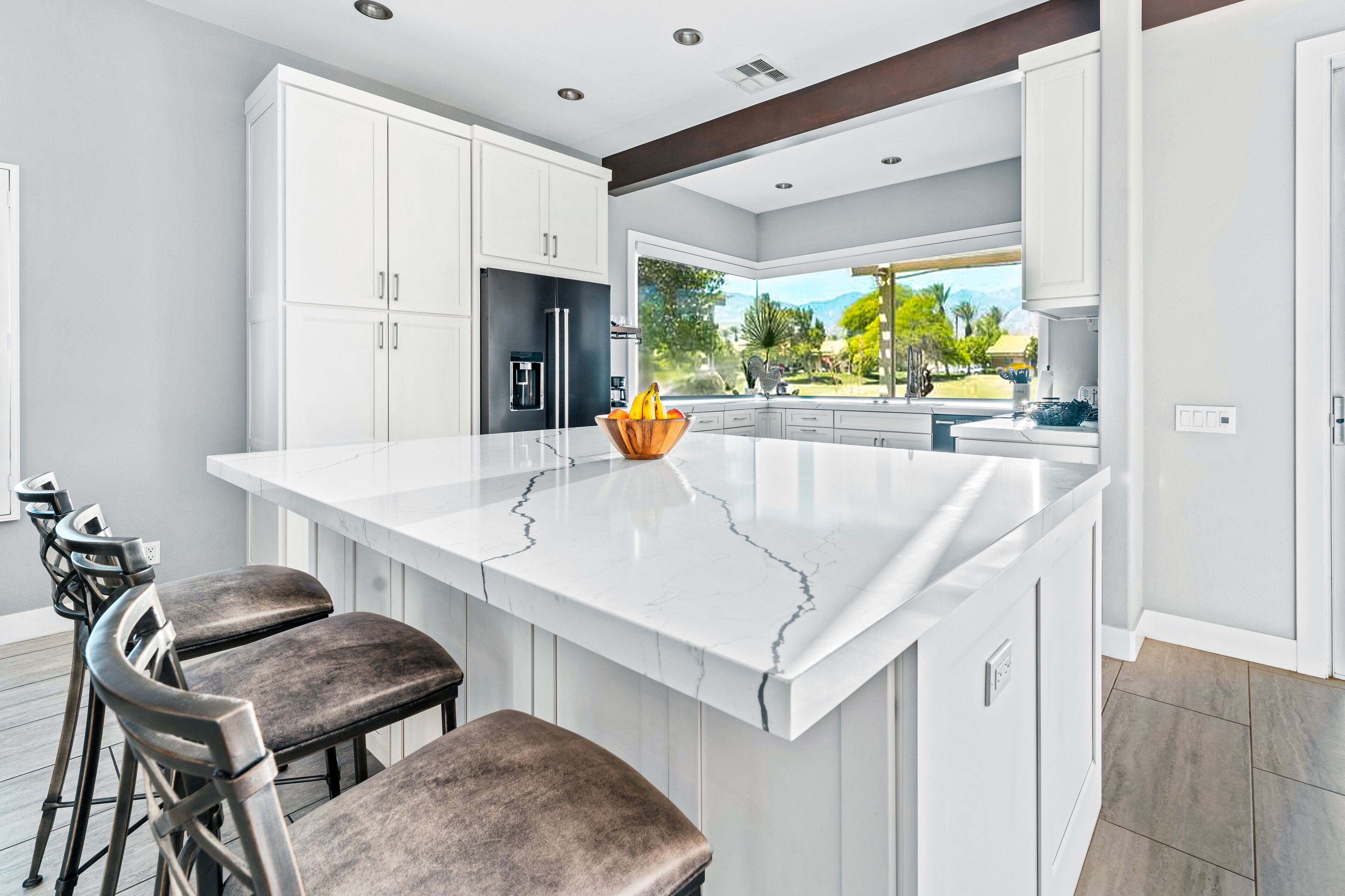 冰箱、微波炉、烤箱、炉灶