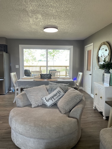 The Queen Bee Farm Stay/Hot tub 