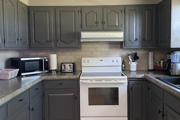 KylskÄp, mikrovÄgsugn, ugn och spishÀll