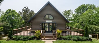 Cozy, family friendly country Side Cabin 15 Min to the Ark Encounter w/fire pit 