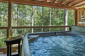 Tina de hidromasaje al aire libre