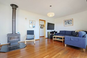 Living area - Pambula Family Beach House (Pambula Beach)