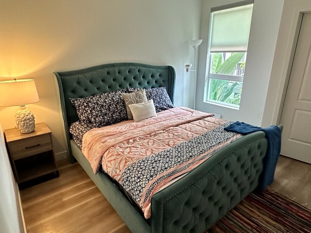 Clean, Private, Cozy New 1BHK Apt, Pool, Gym,free pkg,close to Disneyland, beach