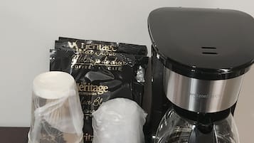 Kamar Keluarga | Kopi dan/atau alat penyeduh kopi