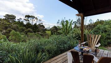 Deluxe Studio, Balcony, Garden View | Terrace/patio