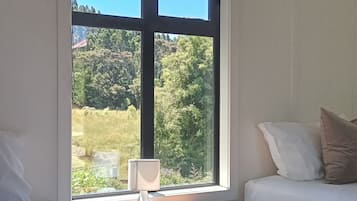 Casa de campo Deluxe, vistas al jardín | Cortinas opacas, sistema de insonorización, wifi gratis