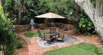 Courtyard Bungalow