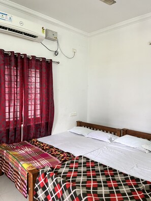 4 bedrooms, iron/ironing board, bed sheets