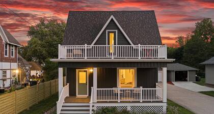 ✨Stylish Home with Fire Pit near Wedding Venues + Lakes ✨