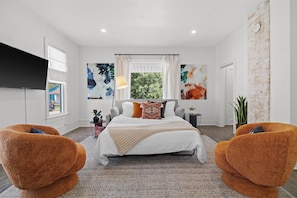 3 habitaciones, escritorio, tabla de planchar con plancha y wifi gratis 