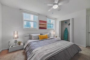 2 bedrooms, blackout drapes, iron/ironing board, free WiFi - Amazing Condo with Pool & Ocean Views  (Miami)