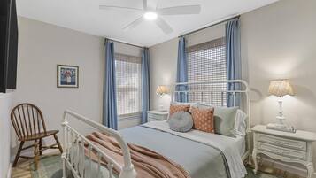 2 chambres, fer et planche à repasser, Wi-Fi gratuit, draps fournis