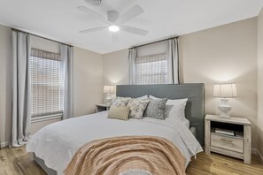 2 bedrooms, iron/ironing board, free WiFi, bed sheets - Quaint Fort Worth Cottage near TCU, Dickies Arena, & Stockyards (Fort Worth)