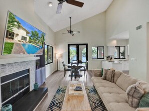 Smart TV - Waterfront Heated Saltwater Pool & Kayaks (Wilton Manors)