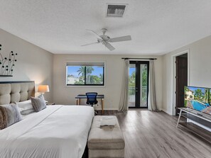 4 slaapkamers, een bureau, een strijkplank/strijkijzer, gratis wifi