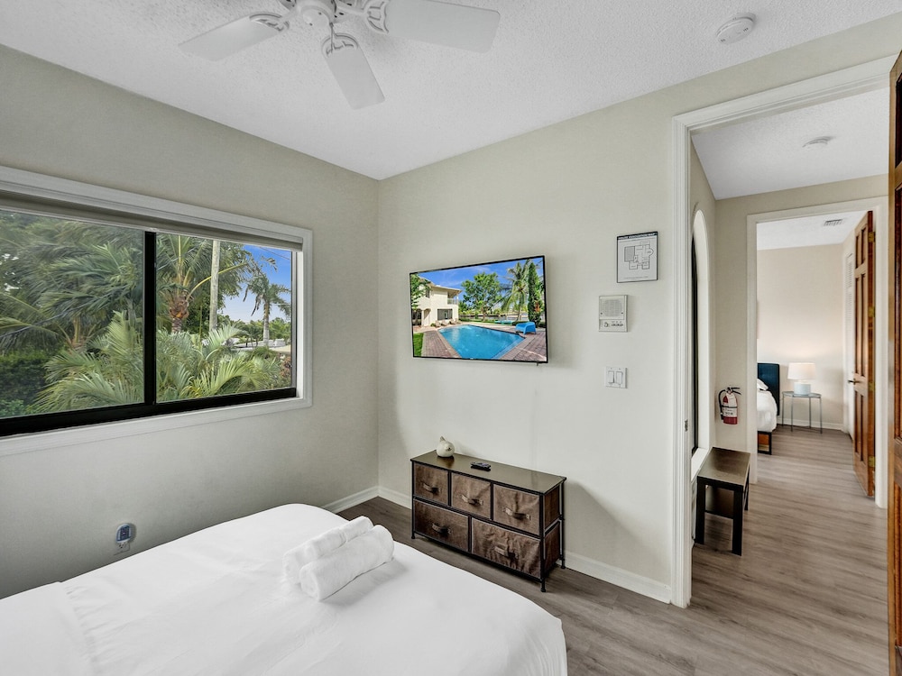 Waterfront Heated Saltwater Pool & Kayaks Wilton Manors Vrbo