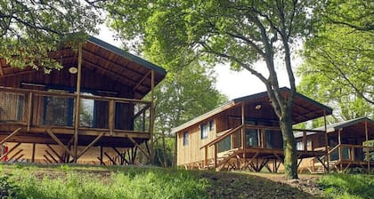 Le Jardin Saint Germain Lodges and Events #1