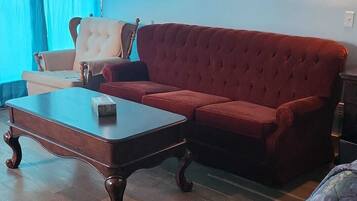 Lyxrum | Vardagsrum | 43-tums smart-tv med kabelkanaler