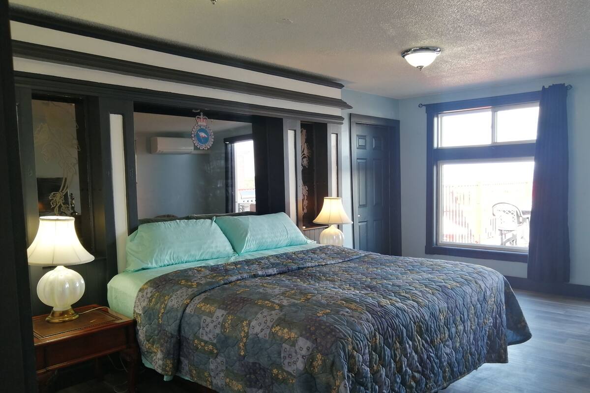 Honeymoon Room, 1 King Bed, Ocean View