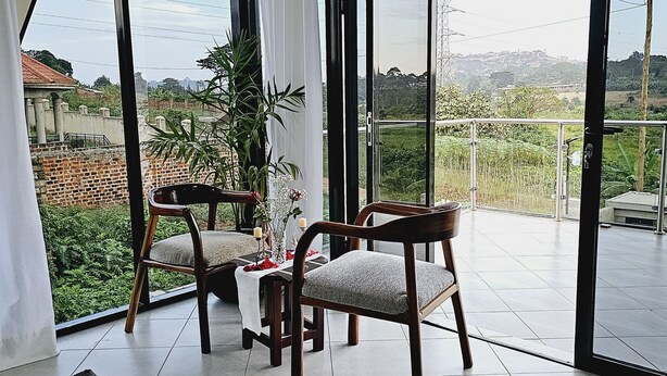 Interior - A cozy  romantic private self contained room in the bushes of kitovu kitende  (Kampala)
