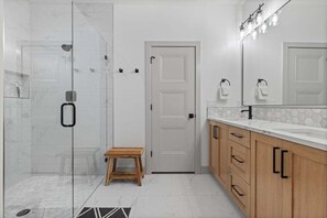 Douche, serviettes fournies