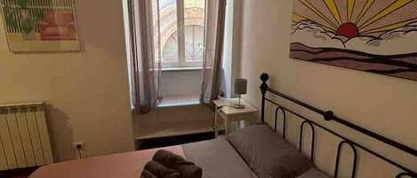 1 chambre, fer et planche à repasser, Wi-Fi, draps fournis