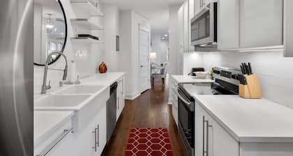 Stylish Stay for Families Near Campus