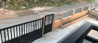 Wide ,quiet apartment   special views   Close to the city .