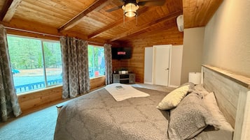 3 bedrooms, travel crib, free WiFi, bed sheets