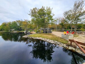 Property grounds - Lake front cottage with beach & dock (Pet-Friendly!) (Springfield)