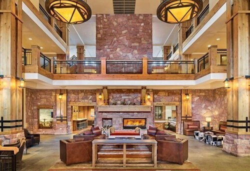 Deluxe Room + Ski-in/Ski-out Access to Slopes!