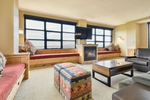 TV, fireplace, DVD player, offices - 1 Bedroom Condo w/ Ski-in/out Access | Fireplace (Park City)