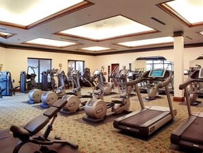 Fitness facility - Spacious Luxury Suite | Rooftop Hot Tubs & Pool (Vail)