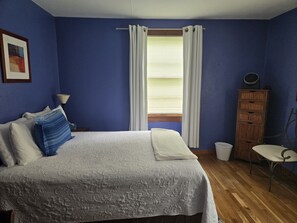 2 habitaciones, escritorio, tabla de planchar con plancha y wifi gratis 