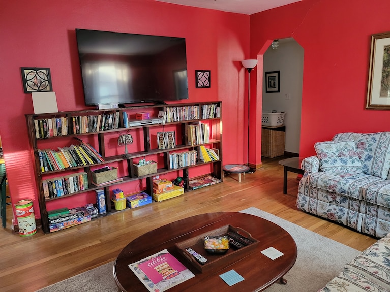 Charming Family Friendly, Pet Friendly Bungalow, Sleeps 6 - Jacksonville, Fl - Jacksonville