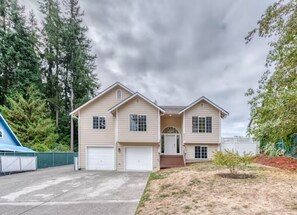 Exterior - Tranquil Urban Oasis in Bonney Lake (Bonney Lake)