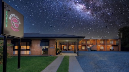 Front of property. Deniliquin Motel