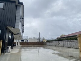 附近有免费停车设施