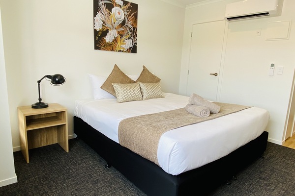 Standard Studio | Desk, free WiFi, bed sheets