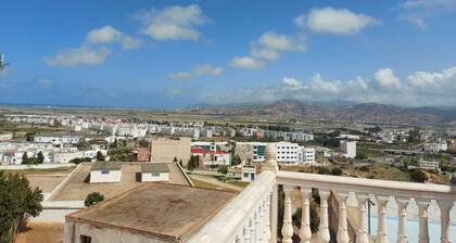 LÀgenheten Àr NÀra Alla Attraktioner i Tetouan, ca 9 km Till Stranden mm