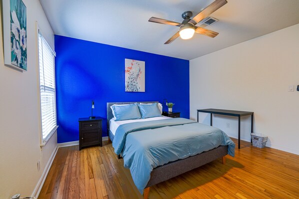 4 bedrooms, iron/ironing board, WiFi, bed sheets