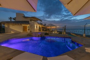 A heated pool - Beachfront 4BR Home with heated pool (La Paz)