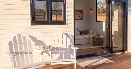 Whispering Waters: Tiny house 15mins from bathurst CBD