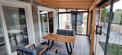 5min Lake Private Entry Garden House in City Center