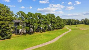 Golf - 18th Hole Hideout (Myrtle Beach)